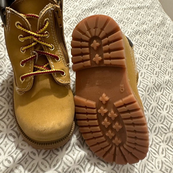 Smart Fit | Size 9c EUC Waterproof winter booties - Picture 2 of 4